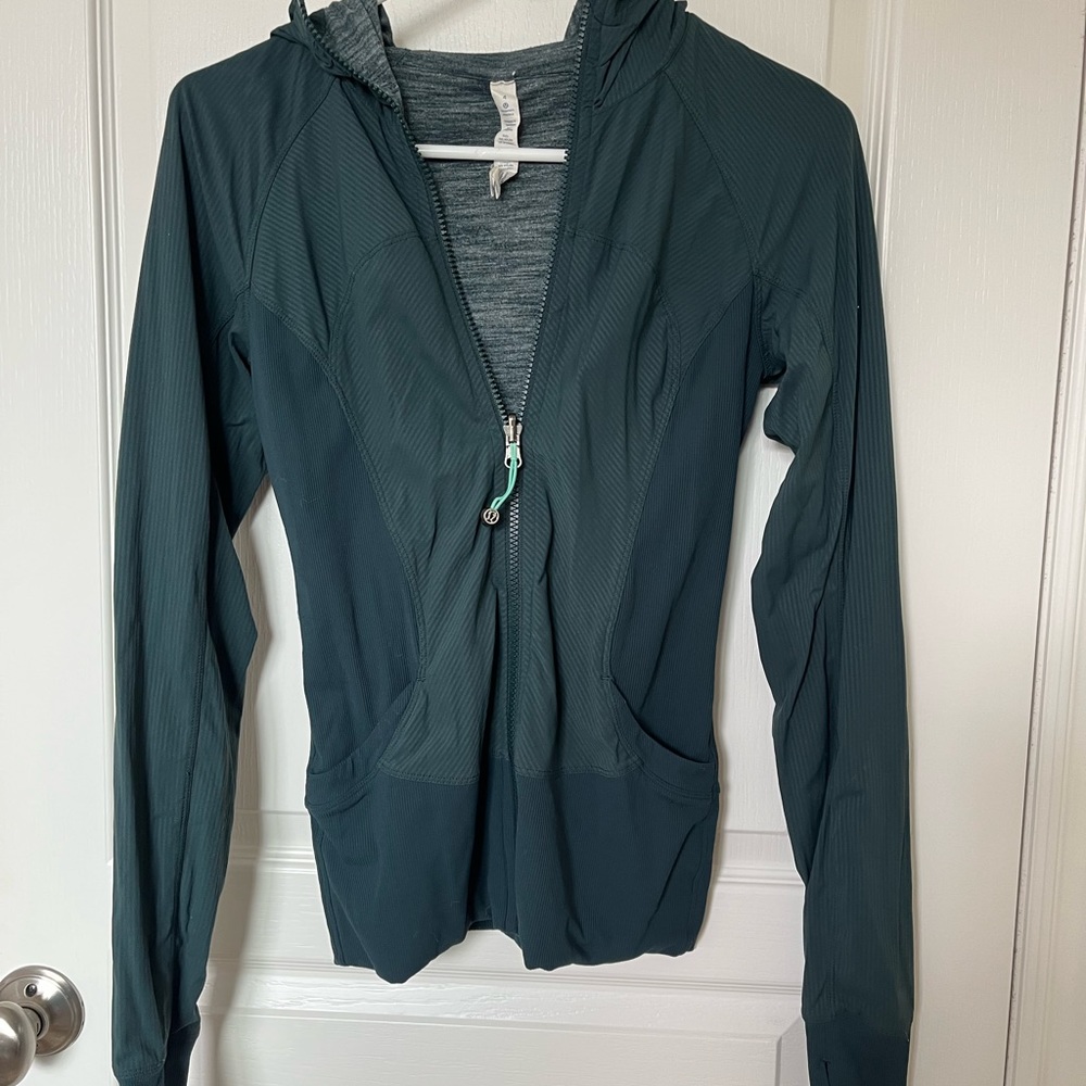 LULULEMON running jacket in forest green size 4